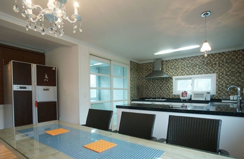 Andeok House | Budget-Friendly Mirvill Pension with Pool & Breakfast