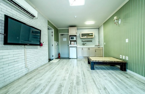 Andeok House | Budget-Friendly Mirvill Pension with Pool & Breakfast