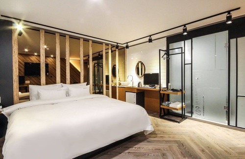 Miryang Hotel | Eco-Friendly Comfort at Miryang Martin with Hot Tub Access