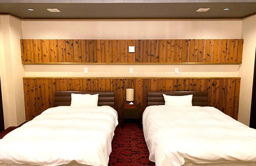 Sekigane Onsen House | Eco-Friendly Retreat at Misasaonsen Kouraku - Guest Rated 9.6
