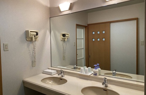 Sekigane Onsen House | Eco-Friendly Retreat at Misasaonsen Kouraku - Guest Rated 9.6