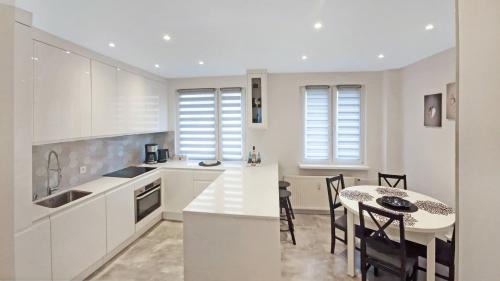 Torun Apartment | Modern Apartment in Medieval Torun - Family Friendly Stay