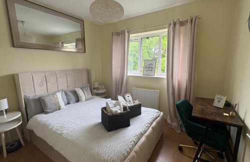 Brunel Apartment | Misk Homes #2 Near Heathrow Airport, shops & Brunel University - Free Parking
