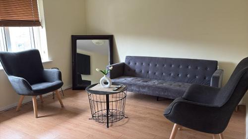 Brunel Apartment | Misk Homes #2 Near Heathrow Airport, shops & Brunel University - Free Parking