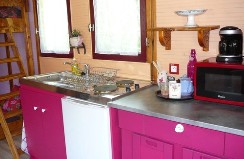 Saint-Chely-d'Aubrac House | Experience Miss Bohemia: 10/10 Rated, Ocean View & Pool