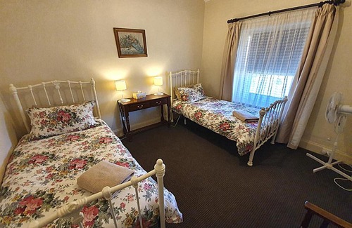 Burra House | Inviting Miss Mabel Cottage - Guest Rated 8.7/10