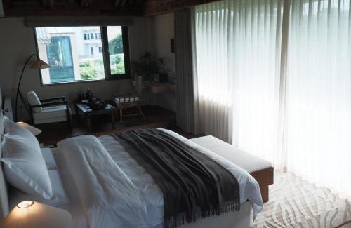 Tongliang County Hotel | Miss or Dismiss
