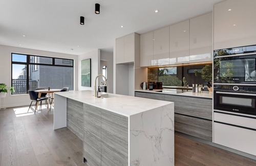 Mission Bay House | Mission Bay | Designer Luxury | 3BR | 2.5BA | 2Car Parks
