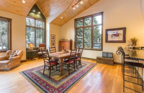 Ouray House | Top-Rated Mission Rock 1: Family-Friendly Getaway
