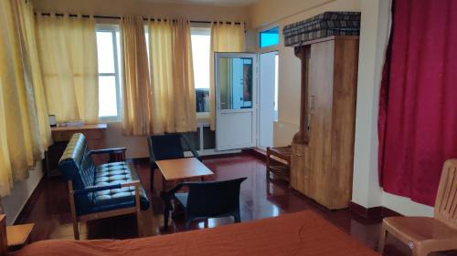 Meppadi House | Discover Mist Valley-Valathoor: Pet-Friendly & Family-Friendly