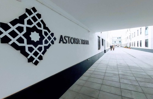 Triana Apartment | Cozy Misterhost Triana II: Guest Rated 9.8 with Spa & Kitchen