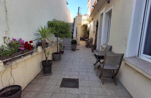 Port-Saint-Louis-du-Rhone Apartment | Pet-Friendly Retreat at Mistral Appartements - Rated 8.2/10