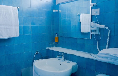 Oristano Hotel | Relax at Mistral Hotel: Spa, Restaurant & Family-Friendly Fun