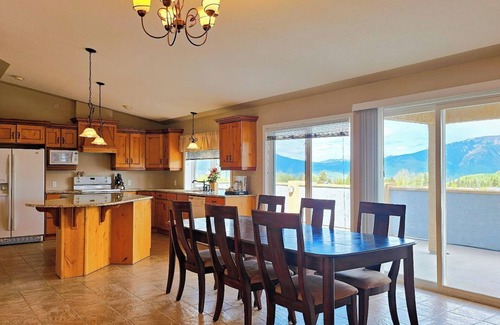 Grande Cache Hotel | Inviting Misty Mountain Inn and Suites with Breakfast & More