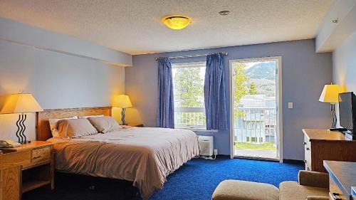 Grande Cache Hotel | Child-Friendly Getaway at Misty Mountain Inn & Suites
