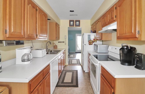Chincoteague House | Misty's Thicket - Relax with Water Access and Screened Porches