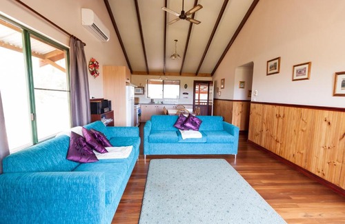 Scotsdale House | Pet-Friendly Retreat at Misty Valley Country Cottages
