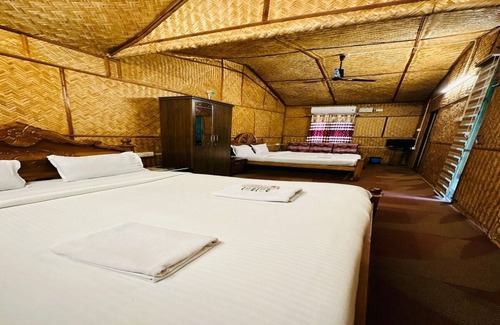 Masinagudi Hotel | Explore Mistywood Resort: Family-Friendly with Pool Access