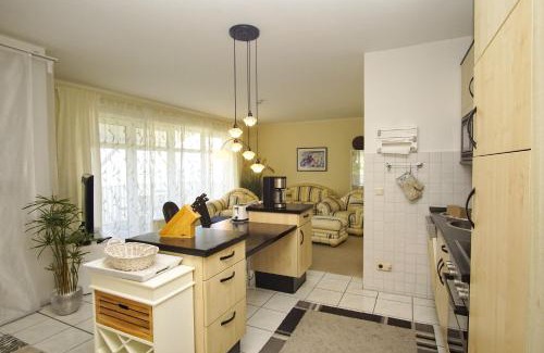 Gohren Apartment | Seaside Escape with Pool Access at Panorama Göhren FeWo 11