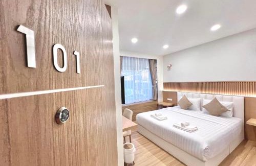 Mae Sariang Hotel | Budget-Friendly Stay at Mitaree Hotel with Dining Options
