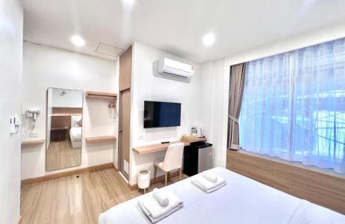 Mae Sariang Hotel | Budget-Friendly Stay at Mitaree Hotel with Dining Options