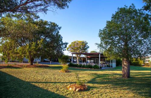 Mitchell Hotel | Pet-Friendly Mitchell Motel & Cabin Park - Guest Rated 9/10