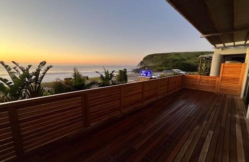 Kentani Apartment | Experience Mitford: Oceanfront Condo with Stellar Reviews!
