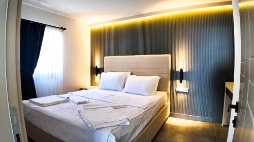 Adrasan Hotel | Discover Mithat Otel: Family-Friendly with Pool & Dining