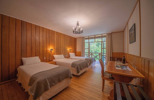Cochamo Cabin | Experience Mitico Puelo Lodge: Family-Friendly Retreat