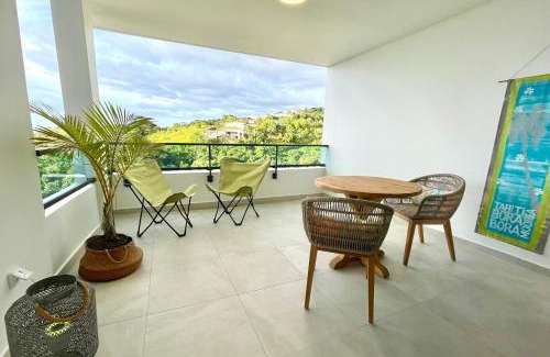 Faaa House | Serene Mititai Condo: Sea View, Pool & Close to Airport