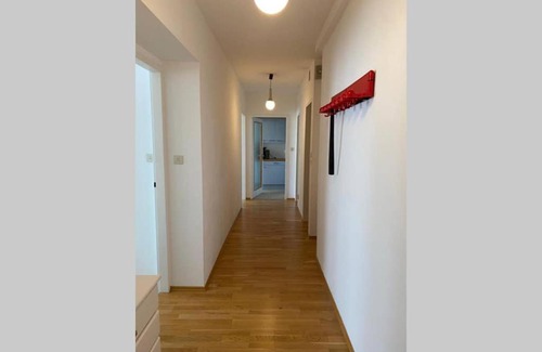 Altlerchenfeld Apartment | Central Vienna Retreat: Child-Friendly & Highly Rated Stay