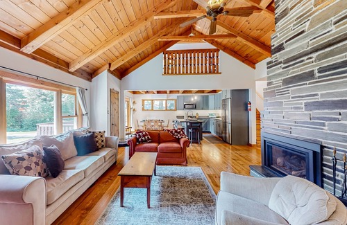 Franconia House | Pet-Friendly Retreat in Mittersill Village | Rated 9.8/10