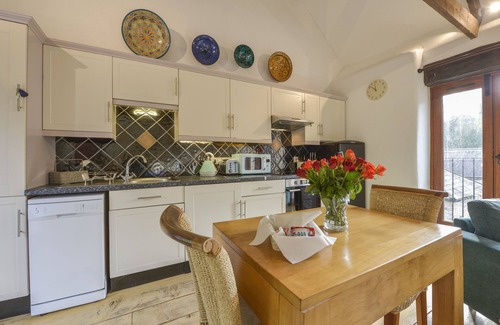 Kingsbridge Cottage | Romantic MIXIT COTTAGE with Pool in Kingsbridge Awaits