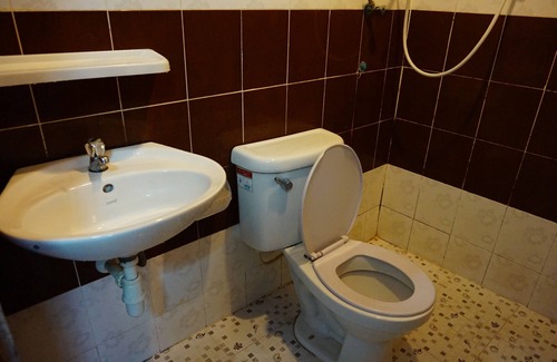 Vientiane House | Budget-Friendly Mixok Guesthouse with Family Amenities