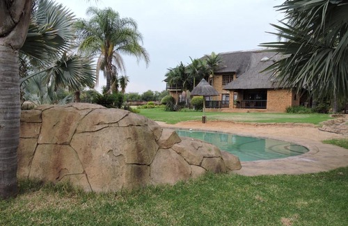 Roodeplaat Bed & Breakfast | Unwind at MixoSunrise Guesthouse & Spa with Pool Access