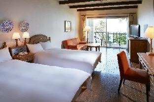 Shima Resort | Experience Miyako Resort Shima Bayside Terrace with Pool & Hot Tub