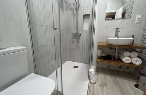 Barrio de La Latina Apartment | Discover Miyas Madrid #3: Family-Friendly with Spa & Breakfast