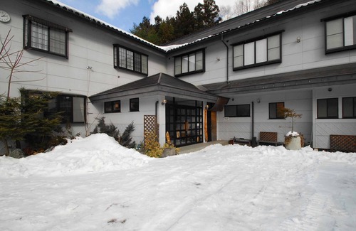 Katashina House | Exceptional Mizubasho no Yado Higashi with Hot Tub & Breakfast