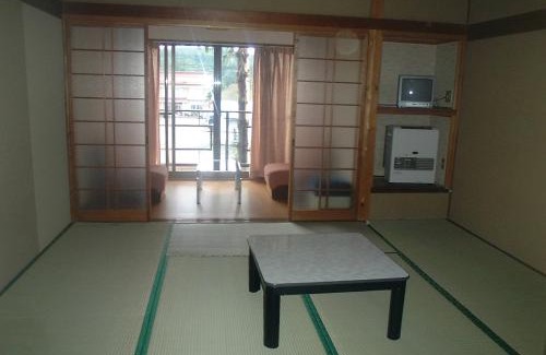 Gujo Hotel | Pet-Friendly Retreat at Mizubaso: Your Cozy Getaway Awaits