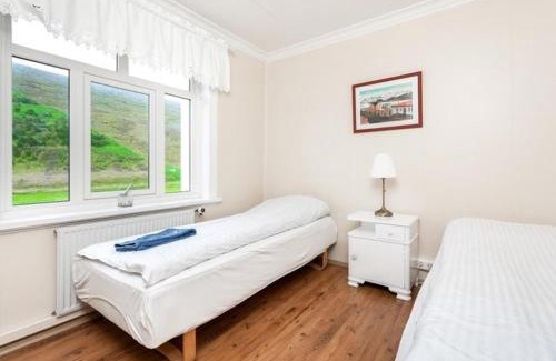 Fjardabyggd House | Pet-Friendly Mjoeyri Travel Holiday Homes with Hot Tub Access