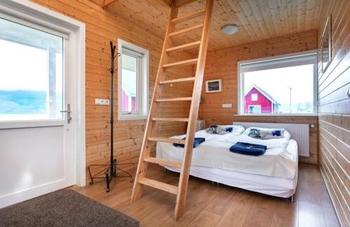 Fjardabyggd House | Pet-Friendly Mjoeyri Travel Holiday Homes with Hot Tub Access
