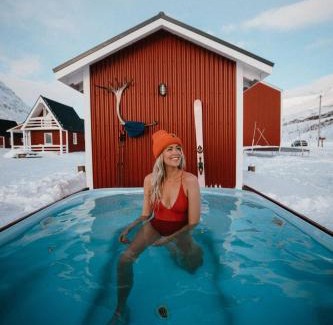 Fjardabyggd House | Pet-Friendly Mjoeyri Travel Holiday Homes with Hot Tub Access