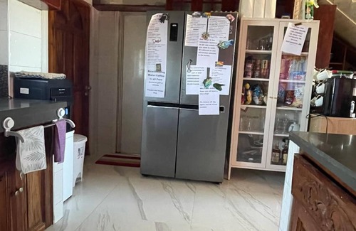 Kaputian House | MJ’s Homestay, Charming 2-bedroom house with WiFi, AC, free airport pick up.