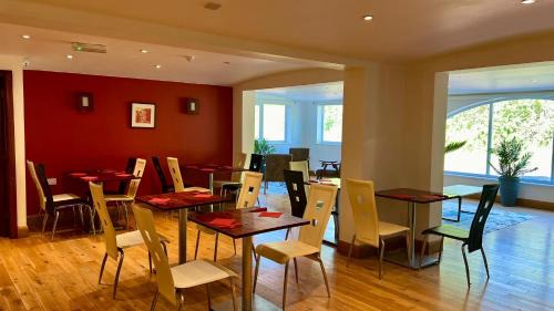 Deanshanger Hotel | Comfort at MK Hotel: Family-Friendly & Accessible Stay