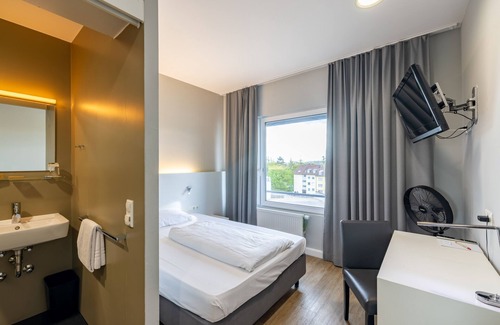 Hallschlag Hotel | Convenient Mk Hotel Stuttgart: Family-Friendly & Accessible