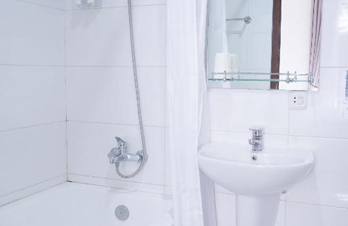 Tendean House | Affordable Mk House Tendean: Family-Friendly Comfort Awaits