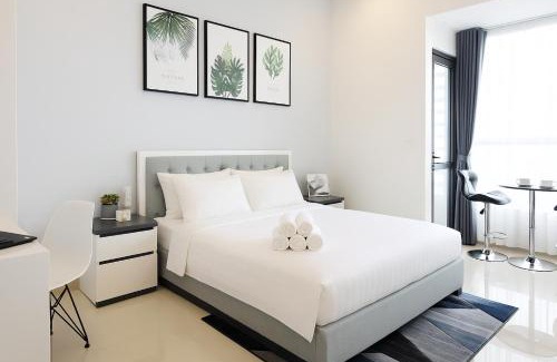Bach Dang Riverside Apartment | Experience Saigon Summerset with Pool & Free Gym Access