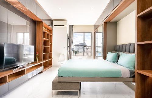 Bach Dang Riverside Apartment | Experience Saigon Summerset with Pool & Free Gym Access