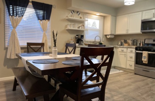 Glendale House | Pet-Friendly MKE River Townhouse: Perfect for Families