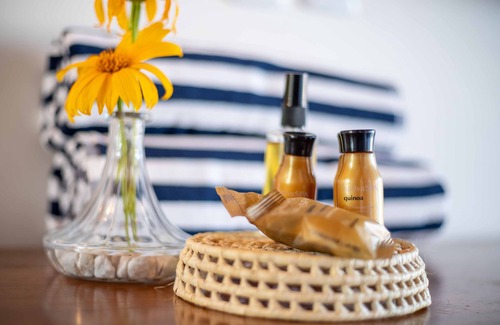 Acarau Hotel | Experience MKNI Hotel - Ikaika Makani with Ocean Views